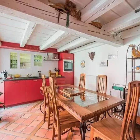 Holiday home - Cosy House In Old Town For 6 People *